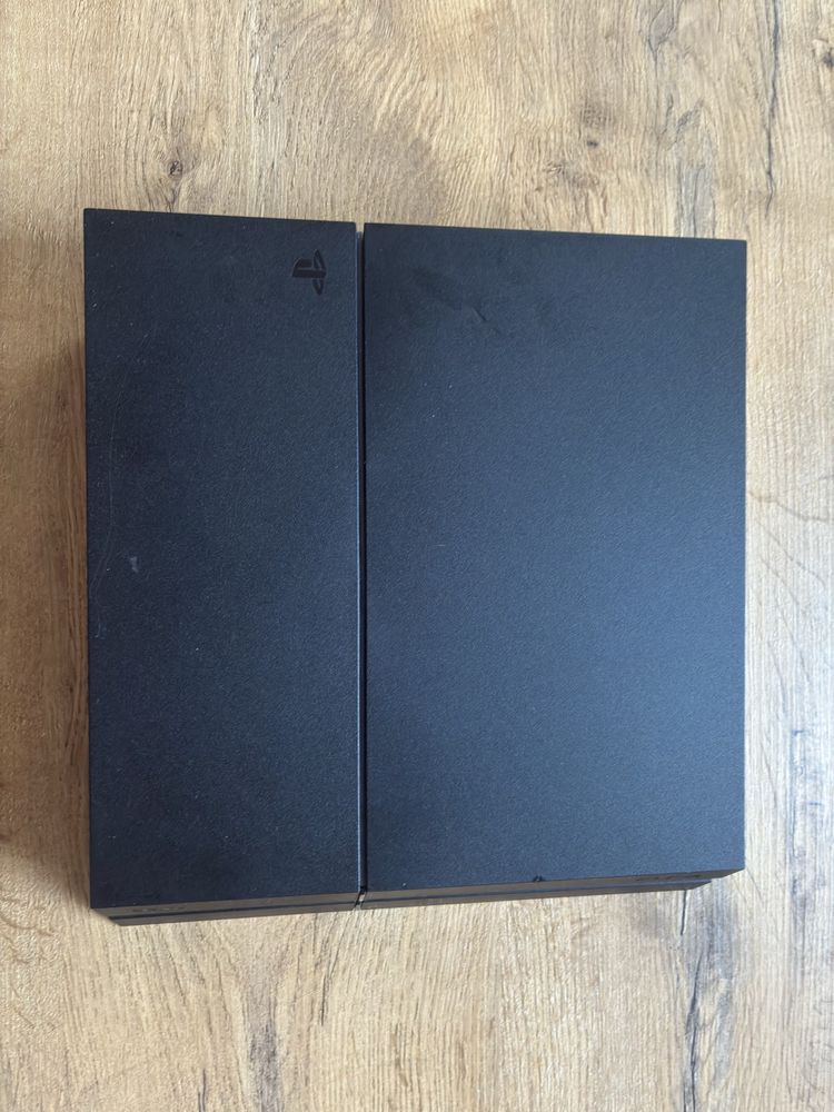 Ps4 1tb 2 pady + 5 gier. Używany