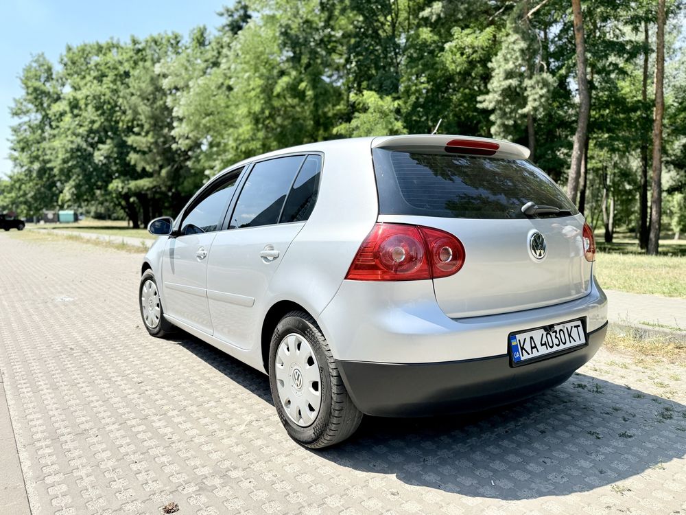 Продаю свій автомобіль WV Golf V 2007 року
