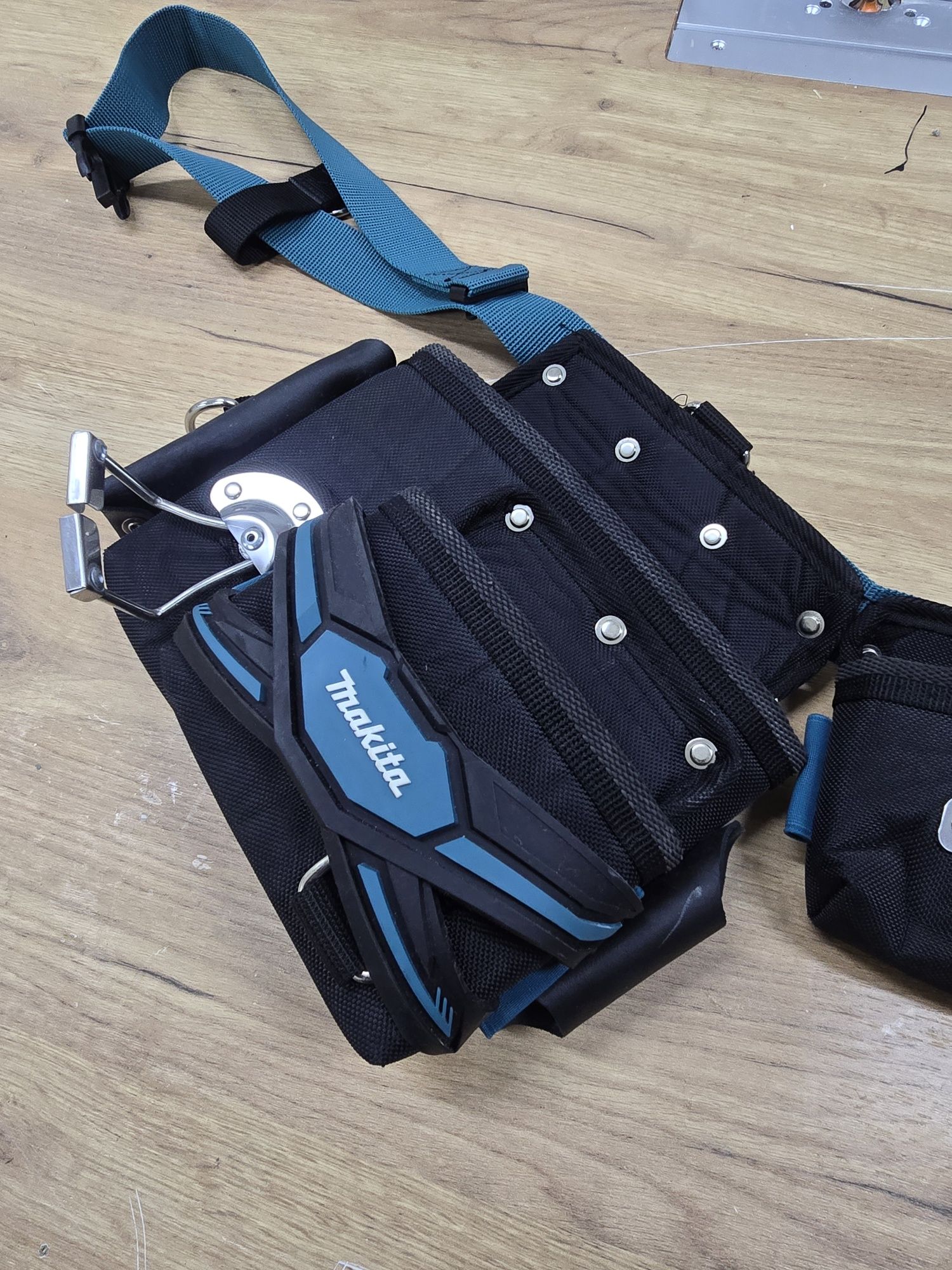 MAKITA Komplet pokrowców z pasem biodrowym pas narzędziowy E-15235