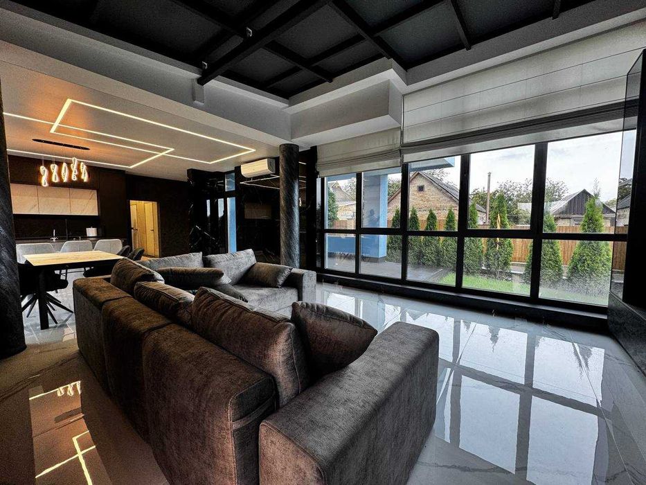 Будинок з авторським ремонтом та меблями