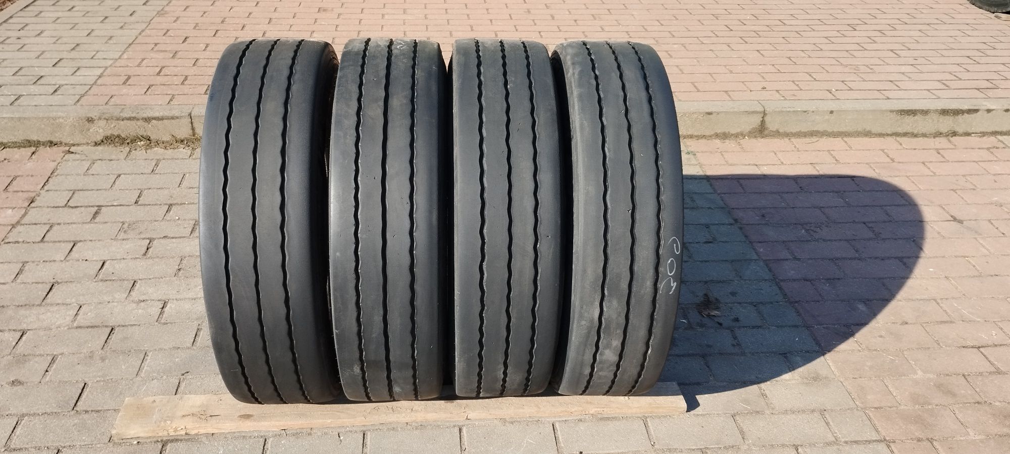 Continental 215/75R17.5, 2020r, 11mm, bezNapraw, 215/75/17.5, Wysyłka