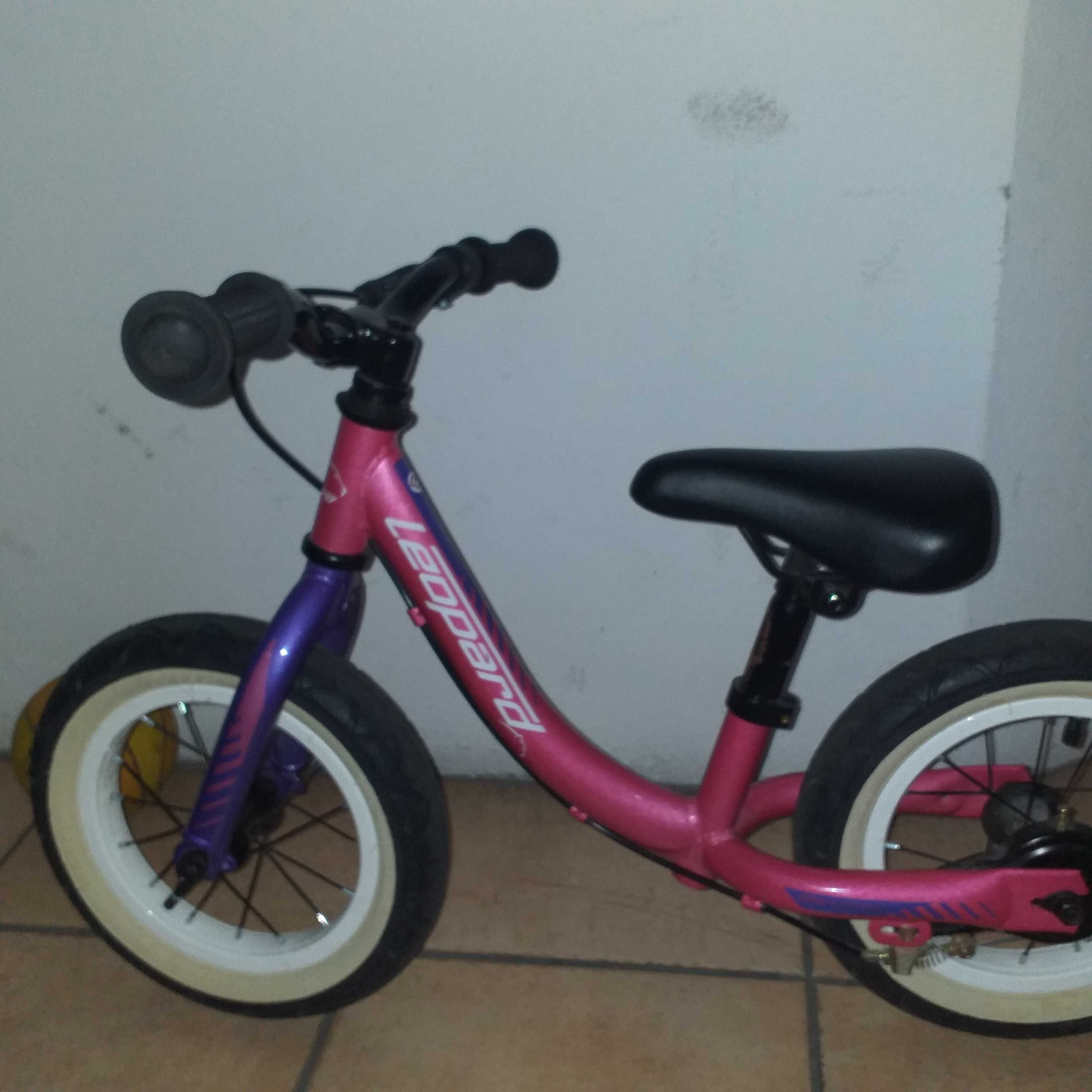 Bicicleta de equilíbrio de criança