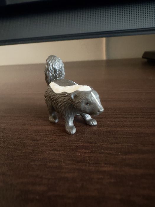 Figurka Kinder niespodzianka Skunks