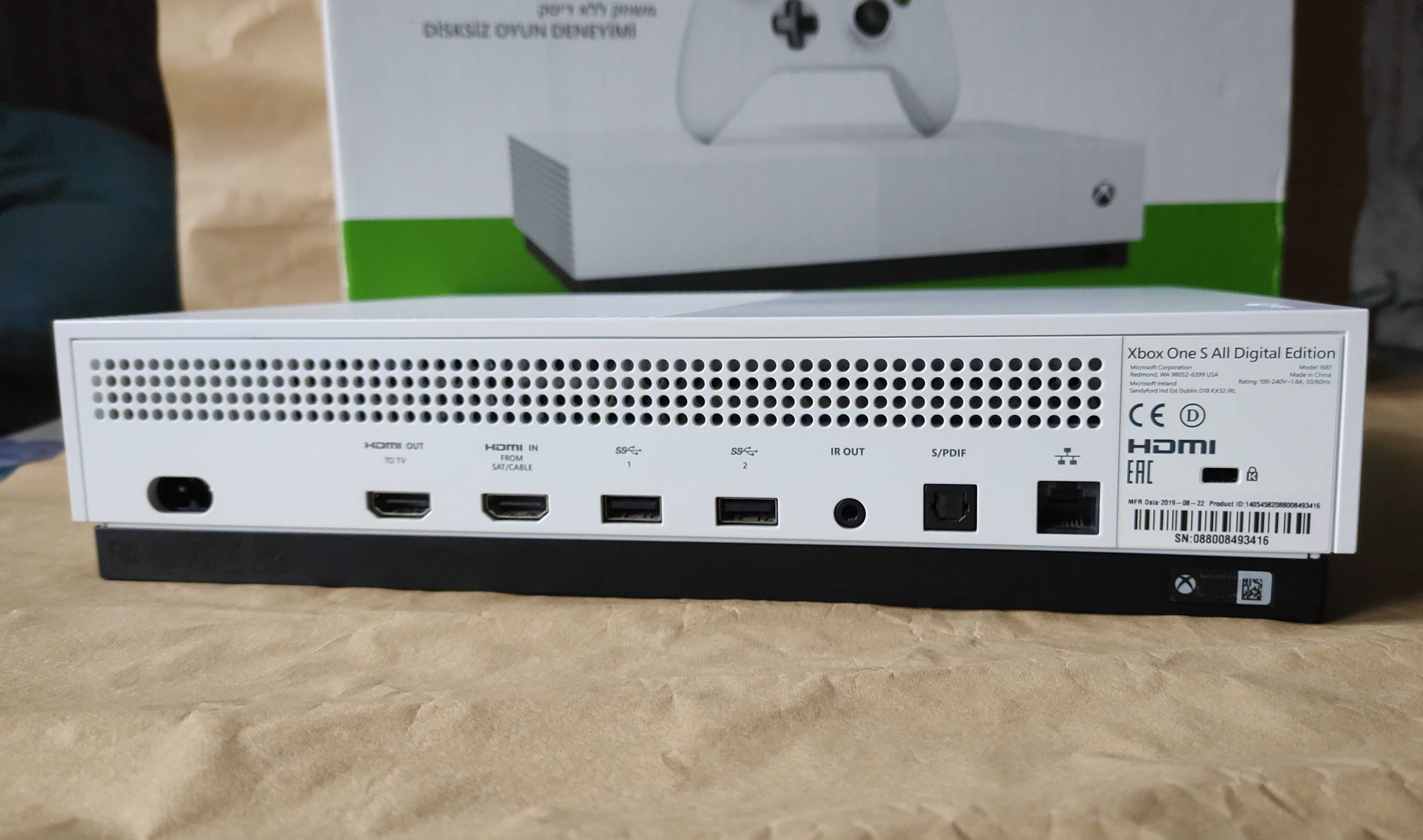 Xbox One S 1 Tb з іграми 50 шт.