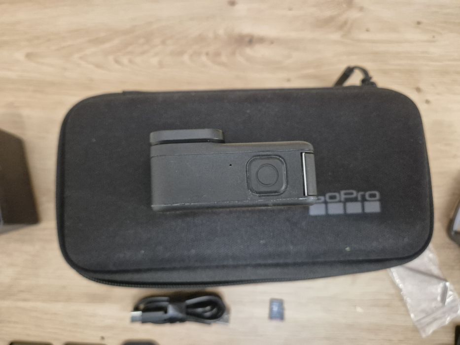 GoPro 13 + pełny zestaw akcesoriów + karta 64GB