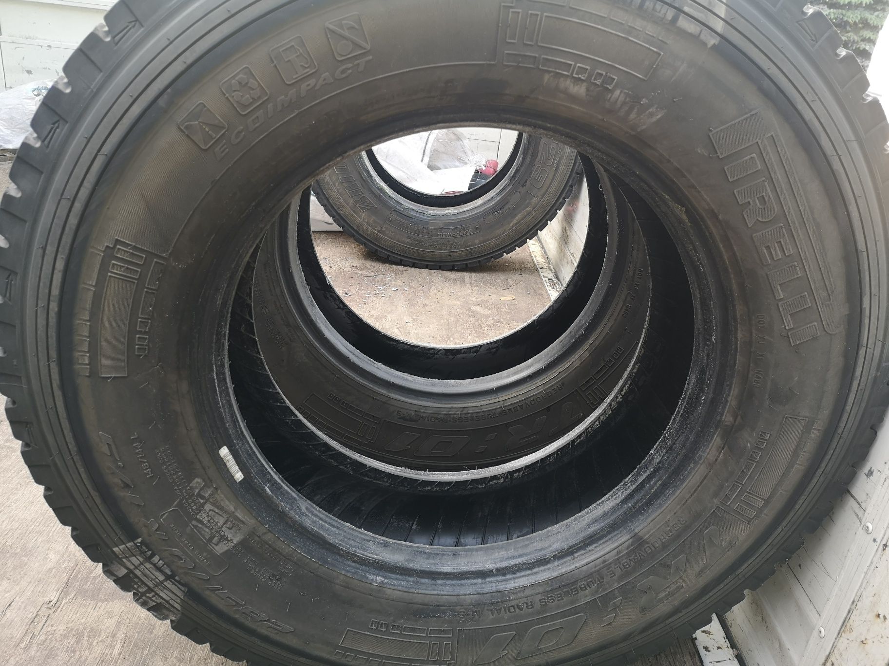 Opona pirelli  TR 01 285/70 r 19. 5