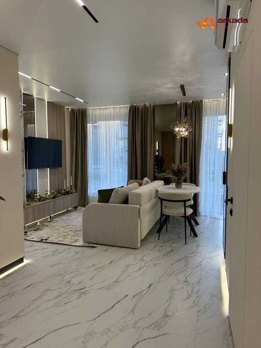 Продаю стильну 3 кімнатну квартиру в районі Озера з власною терасою!