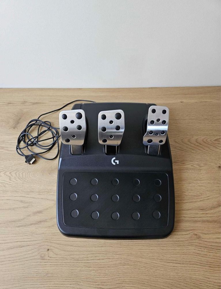 Volante Logitech G923 + pedais