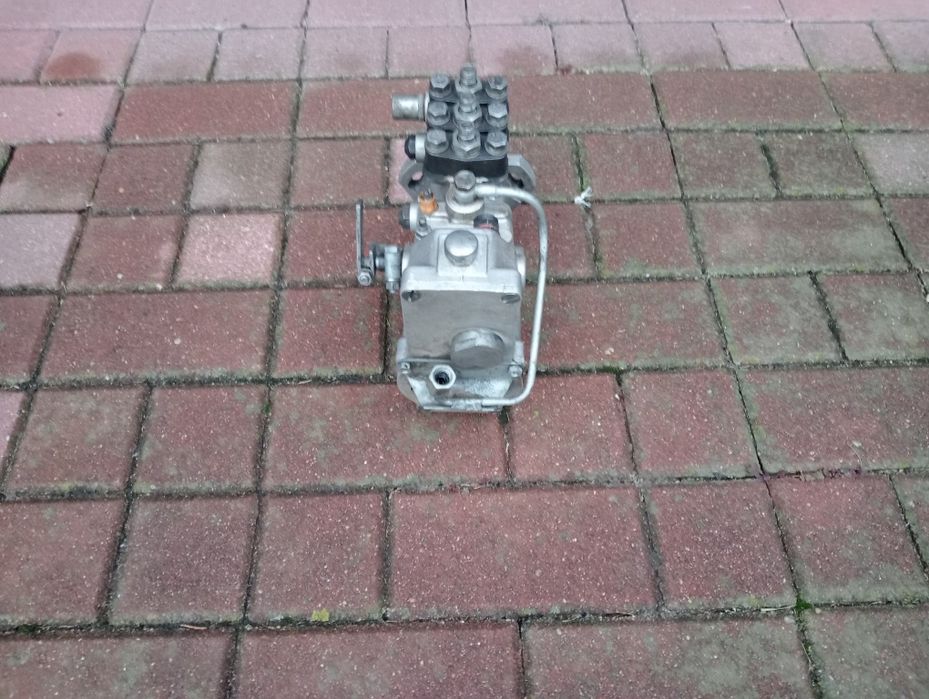 Pompa wtryskowa ursus c360 3p MF 255 Mielec