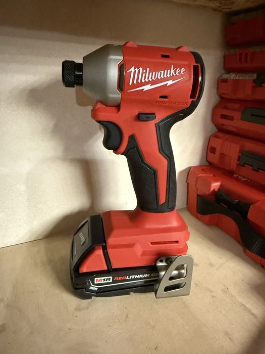 Wkretarka Milwaukee m18 +bateria