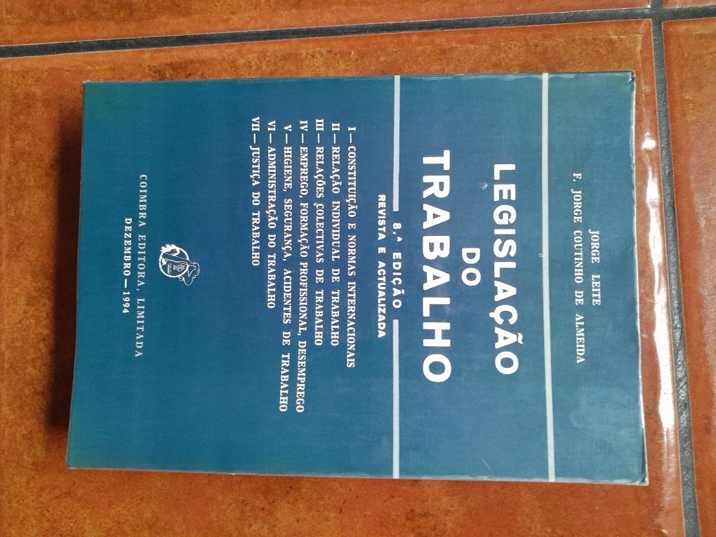 2 livros Direito do Trabalho e Legislação do Trabalho