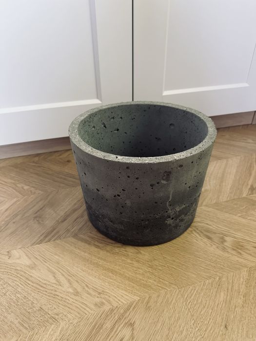 Betonowa donica osłonka ozdobna do ogrodu