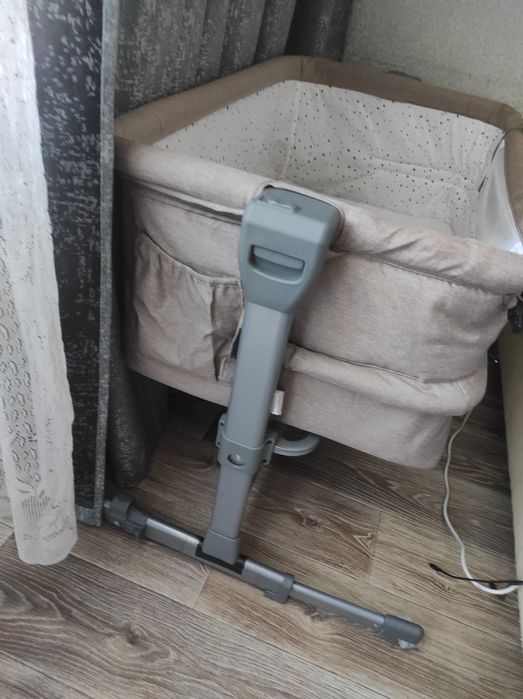 Продам приставную кроватку