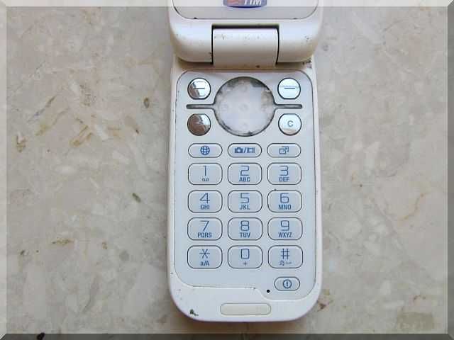 Sony Ericsson Z610i bez simloka