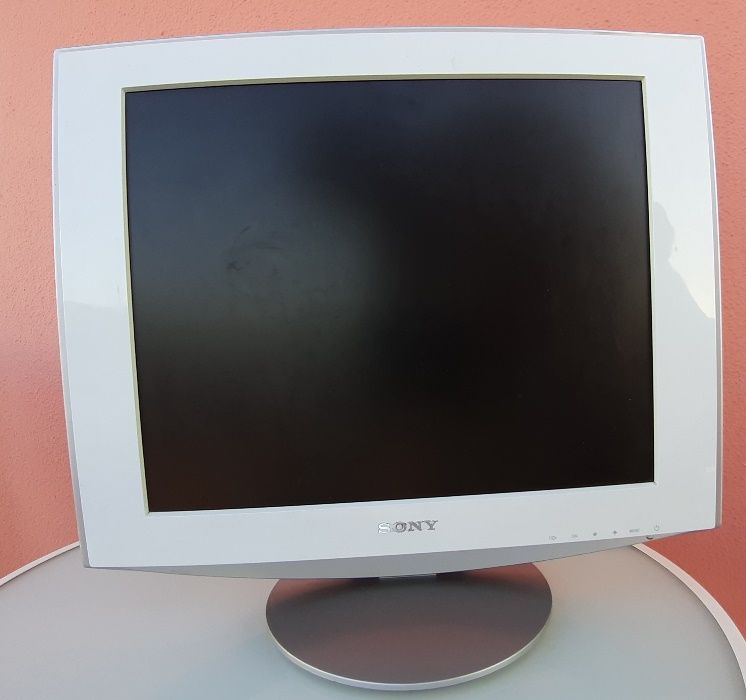 Monitor LCD SONY como NOVO