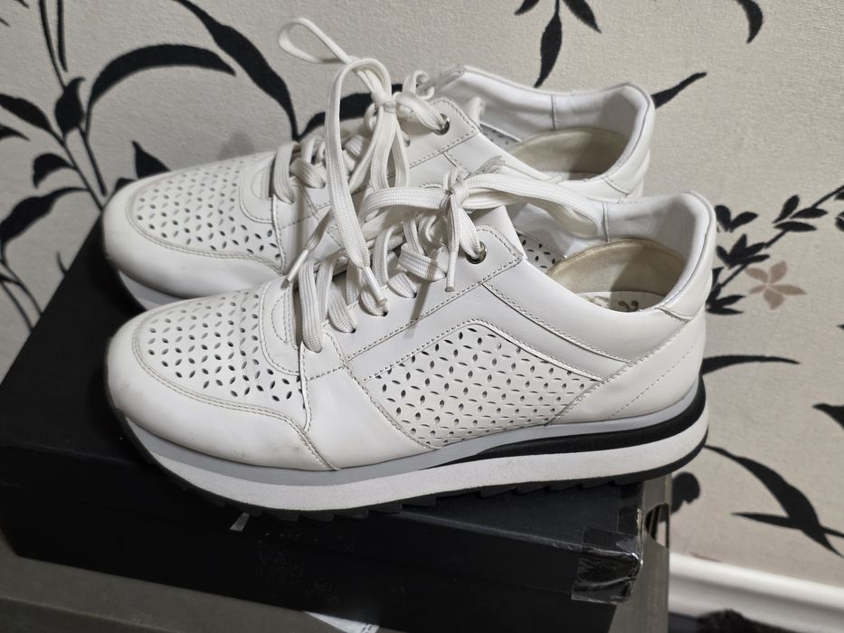 Кросівки для міста