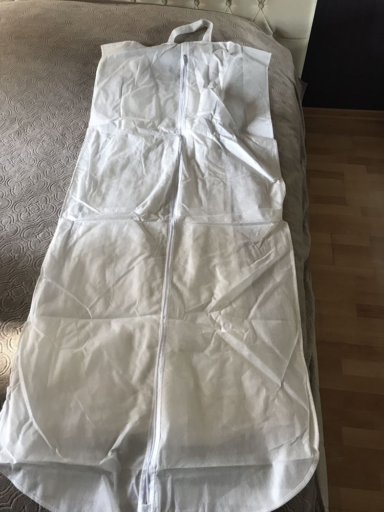 Продам весільну сукню