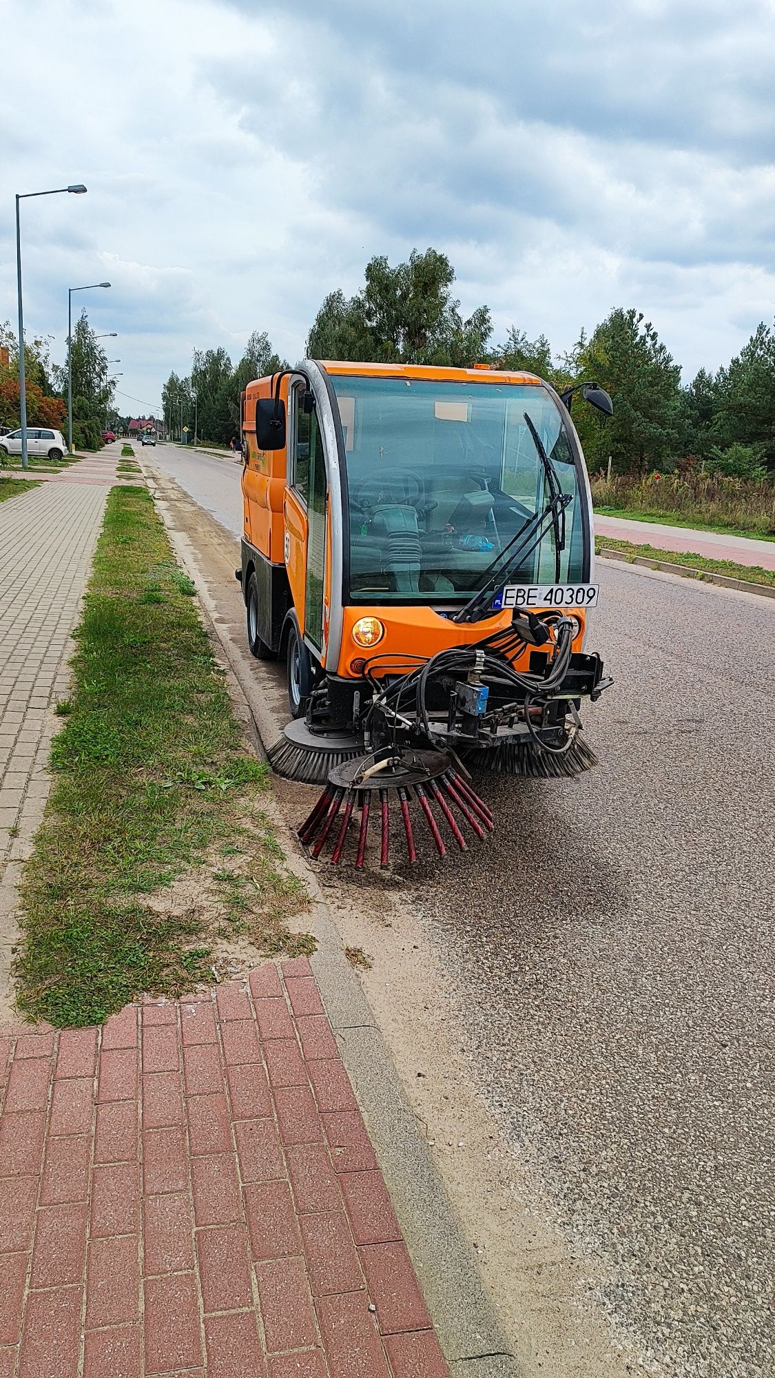 Zamiatarka, zamiatanie ulic, parkingów, chodników, osiedli, sprzątanie