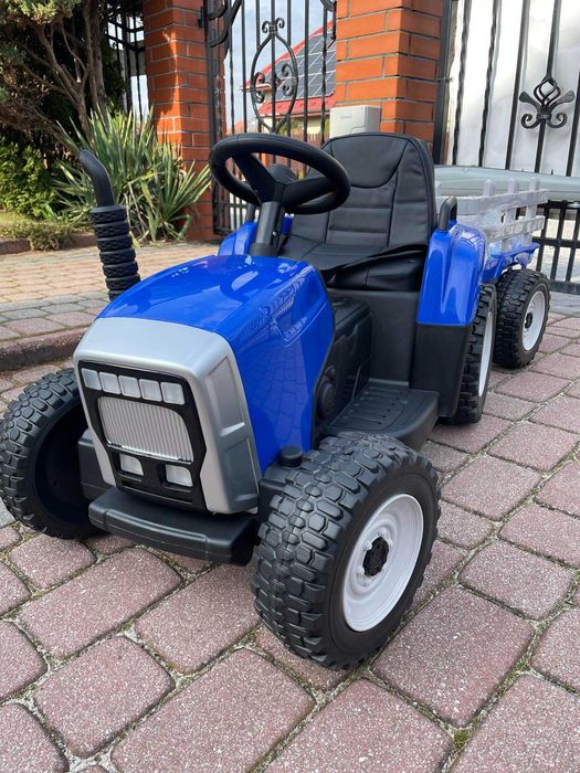 NOWY Traktor na akumulator z Przyczepką Pilot 137cm 12V auto samochód
