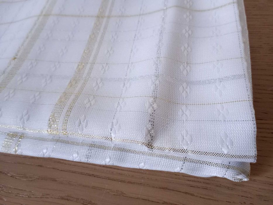 duży nowy obrus biały 135/180 cm