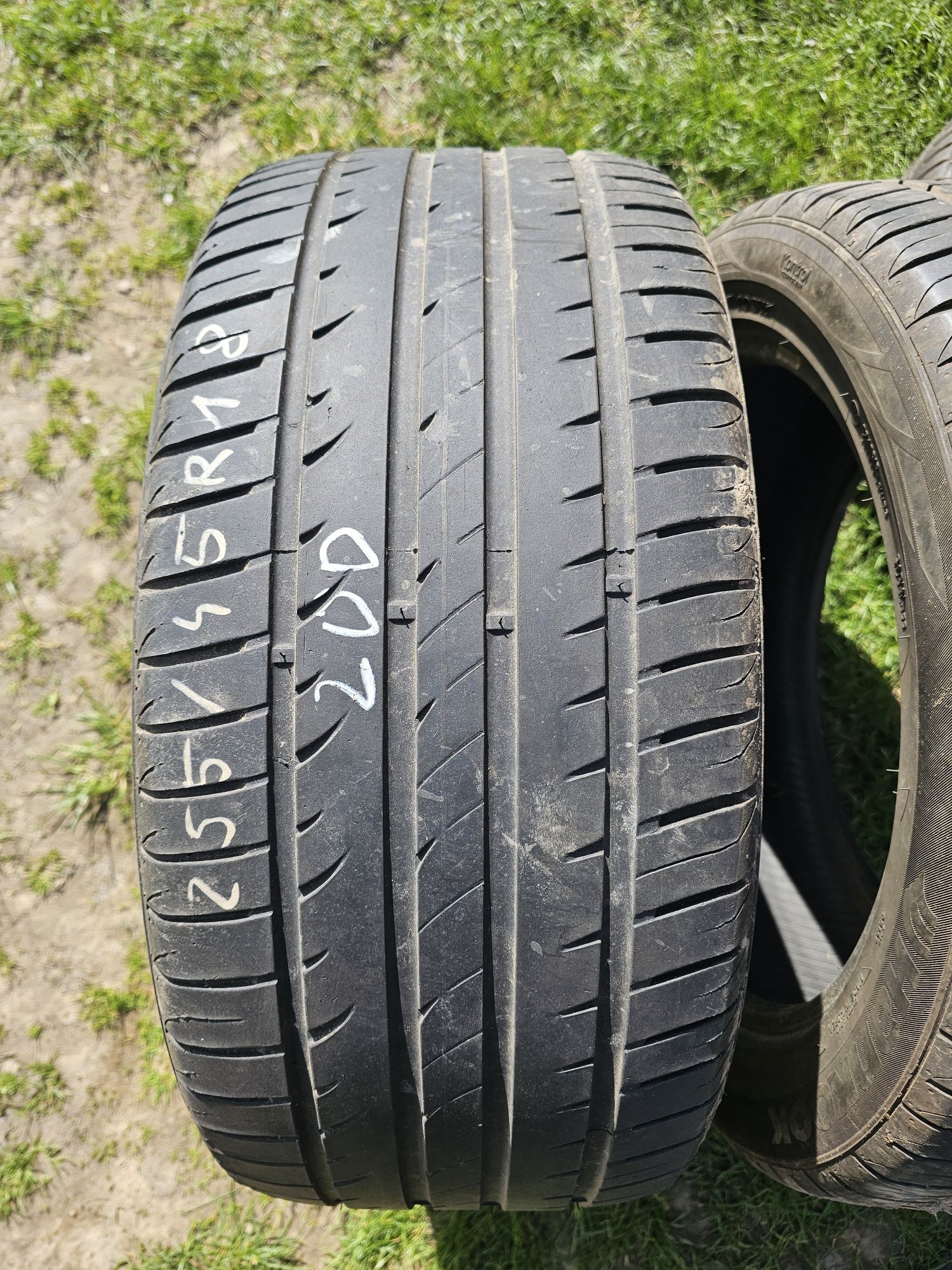 Opony letnie Hankook 255/45R18 103W