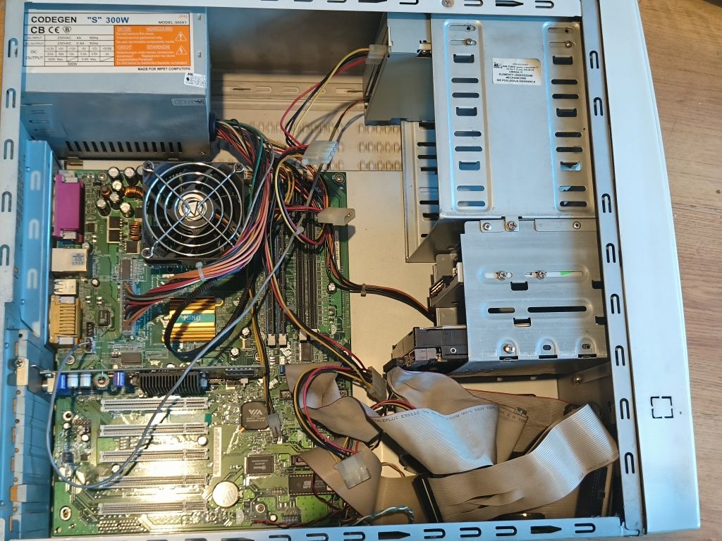 Stary Retro Komputer Do Starych Gier PC Komputer Stacjonarny