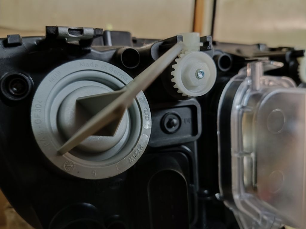Reflektor Skoda Fabia OEM hella nowy