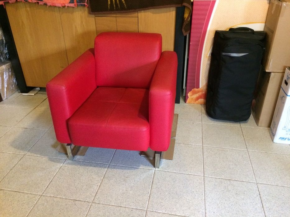 Sofá Vermelho - Marca ANARIC