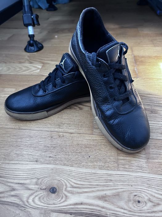 Чорні підліткові чоловічі  туфлі Jordan, шкіряні , 38 розмір