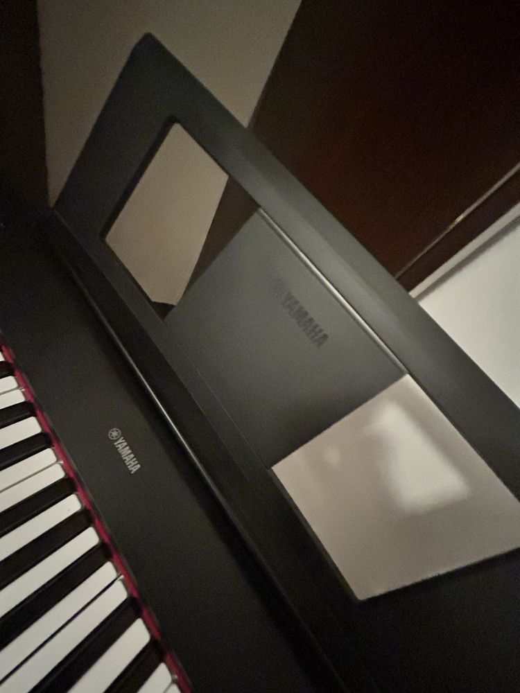 Yamaha np-12 b czarne pianino