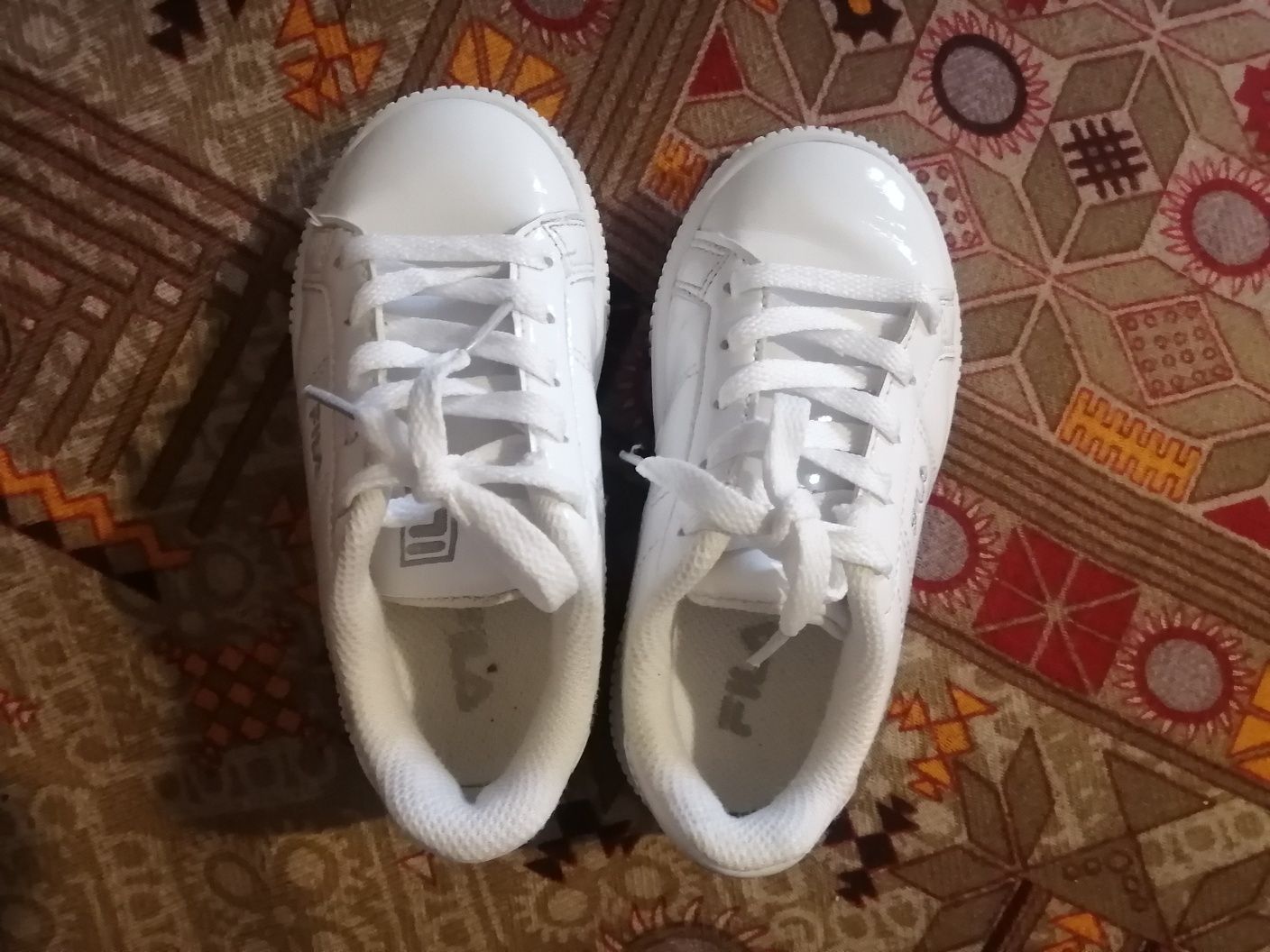 Белые кеды кроссовки Fila 27 р. на девочку.
