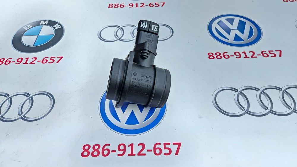 VW T5 1.9 TDI Przepływomierz powietrza z kostką 038906461B BOSCH