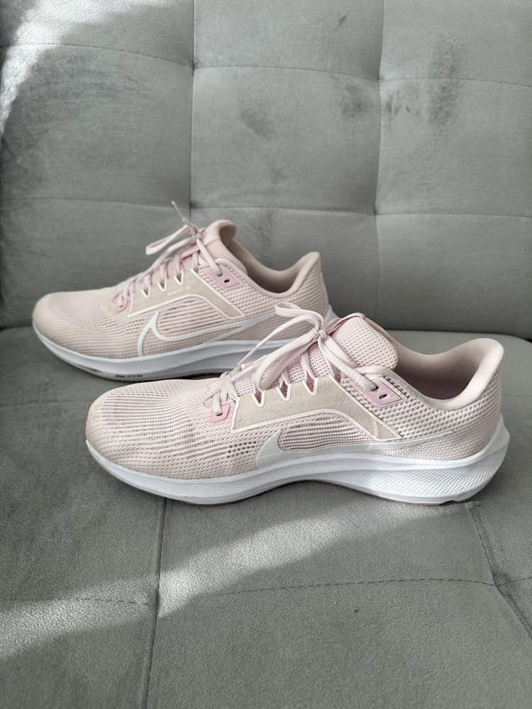 Nike Pegasus 40 44,5 jak nowe
