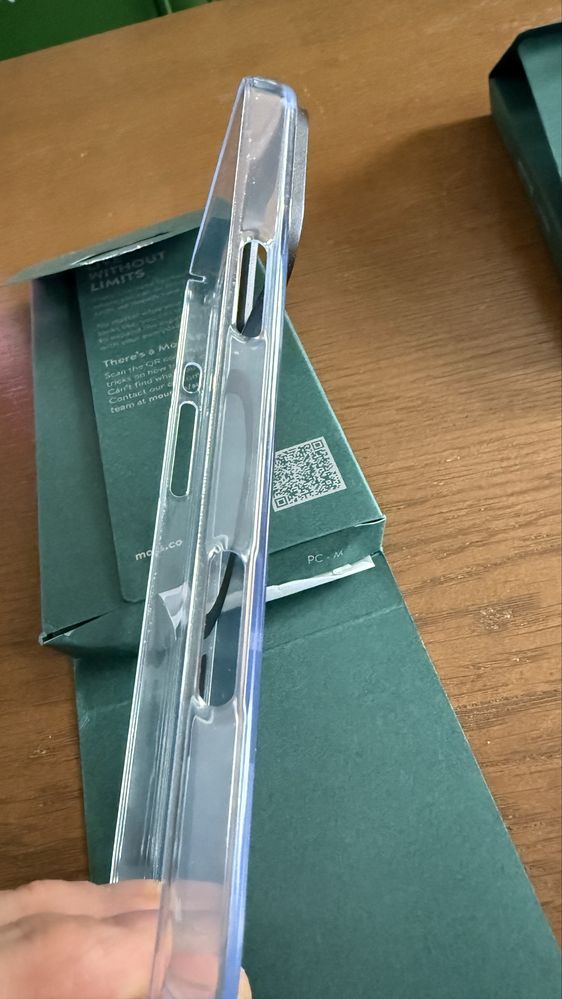 Etui Mous przezroczyste z magsafe do iPhone 16 pro max.