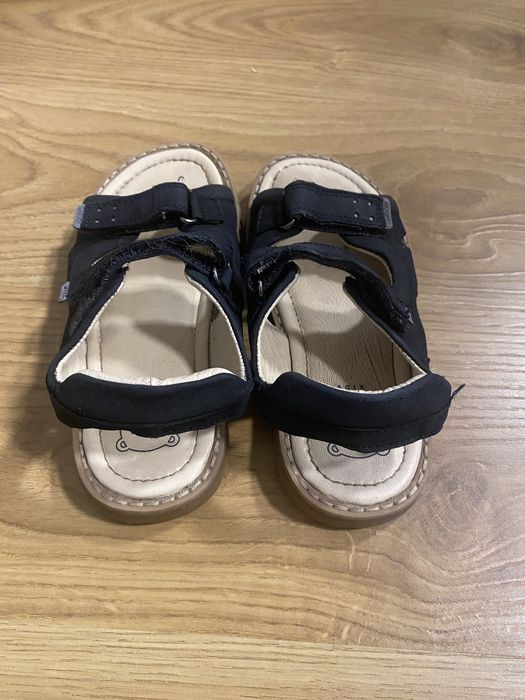 Sprzedam granatowe sandaly Lasocki 29