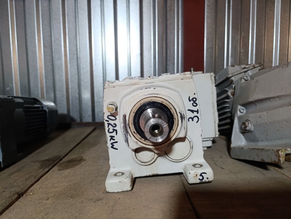 Мотор-редуктор 0,25квт моторедуктор электродвигатель с редуктором