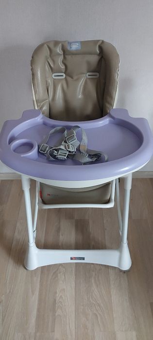 Stolik do karmienia dla dziecka