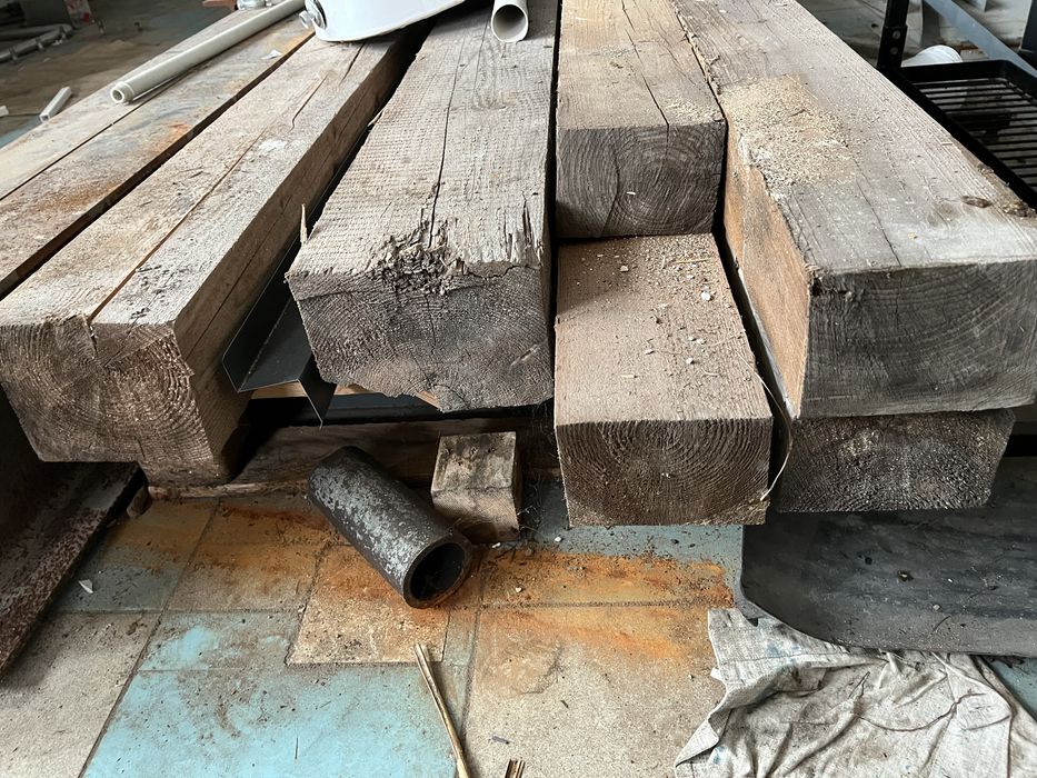 Belki drewniane, słupy