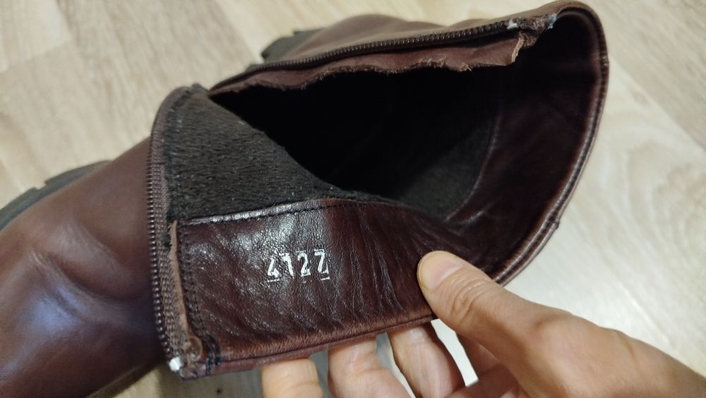 Продам Демі ботінки 37