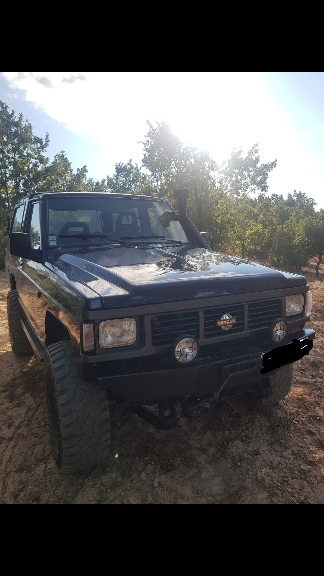 2 Pára-choques para Nissan Patrol 260 em excelente estado.