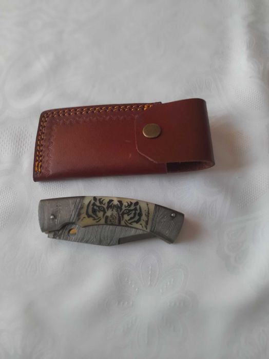 Nóż składany ze stali Damasceńskiej