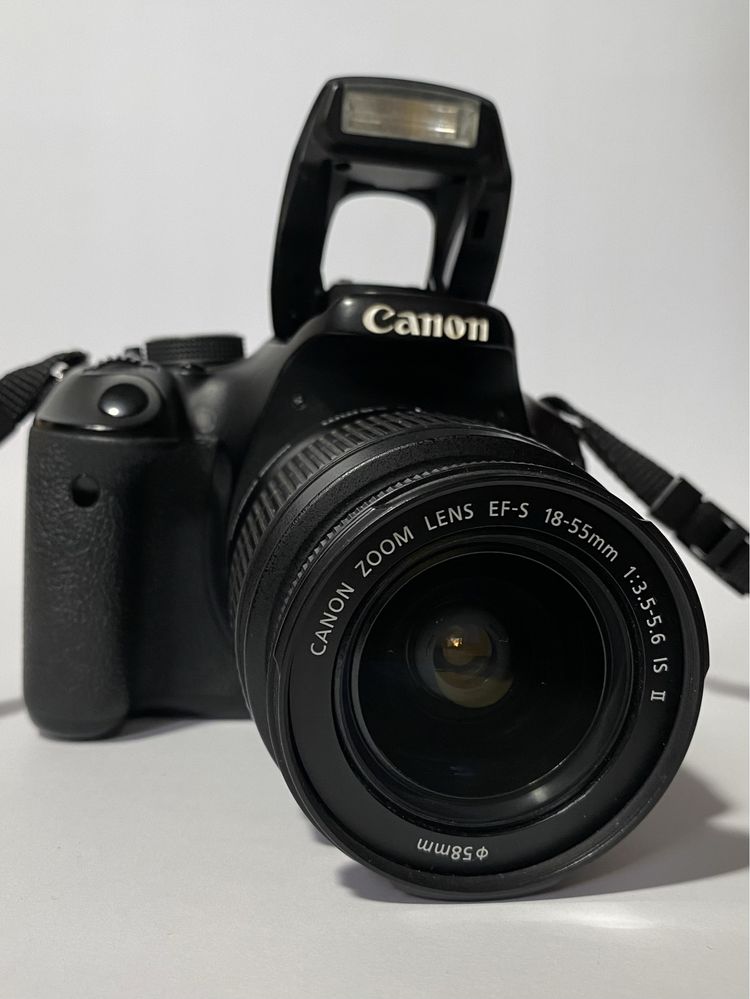 Дзеркальний фотоапарат Canon EOS 600D з зручною сумкою