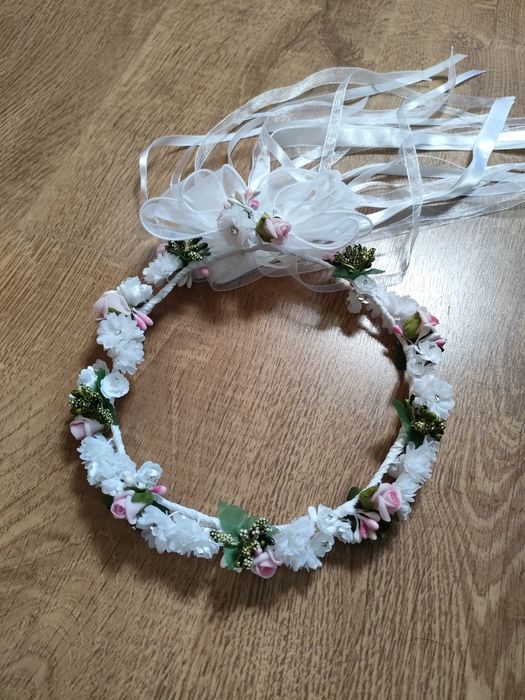 Piękna alba komunijna