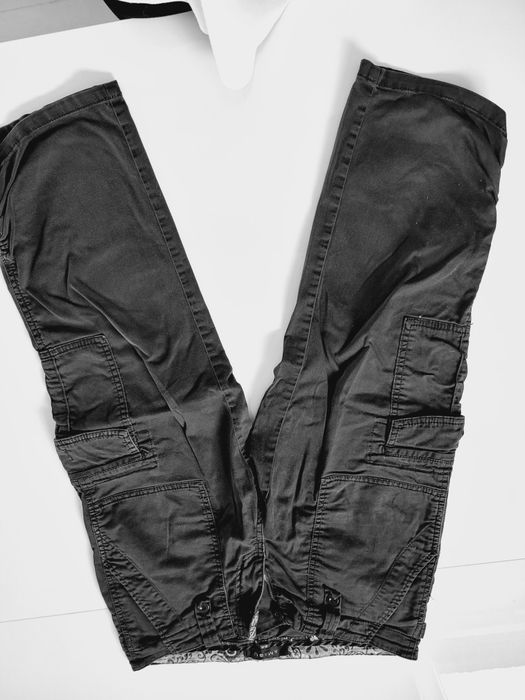 Damskie spodnie 3/4 typu bojówki od Amisu r.34