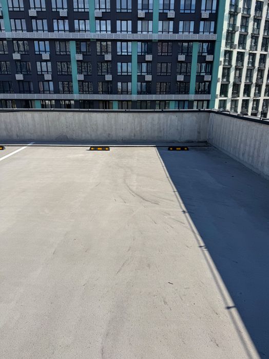 ЖК Діброва Парк. Сімейне паркомісце на три автомобіля