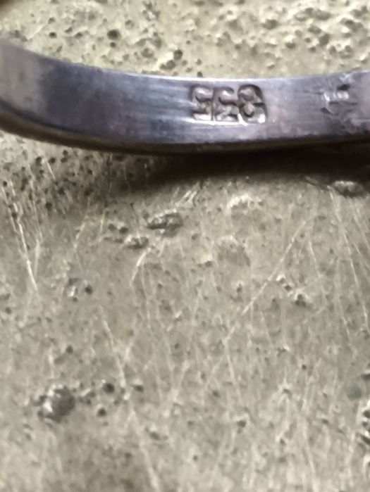 Stary srebrny pierścionek z miodowym oczkiem . Vintage