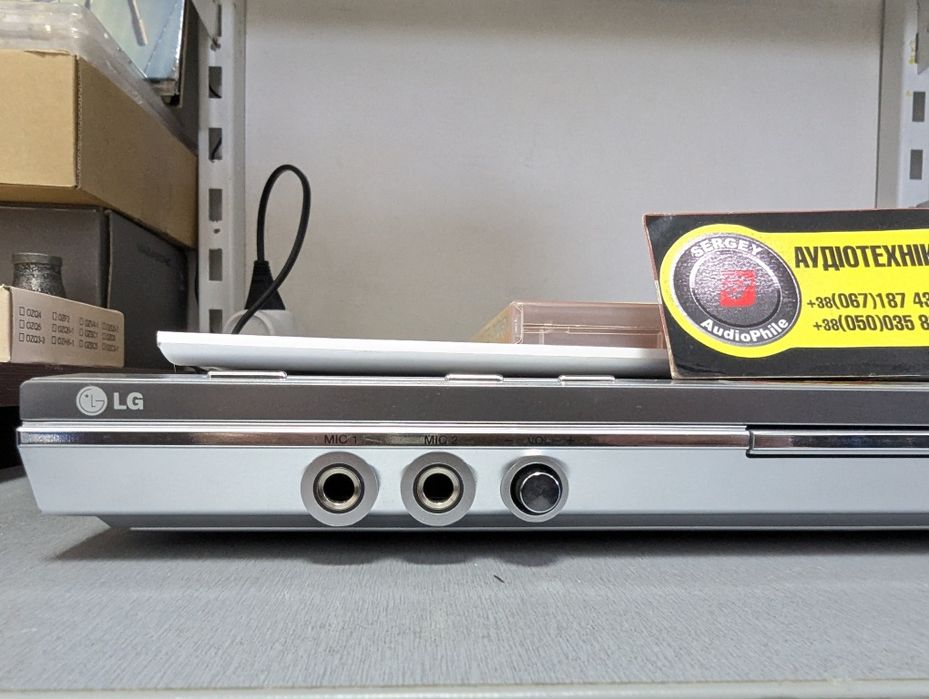 В отличном состоянии DVD Player LG DGK589X. Полный комплект!