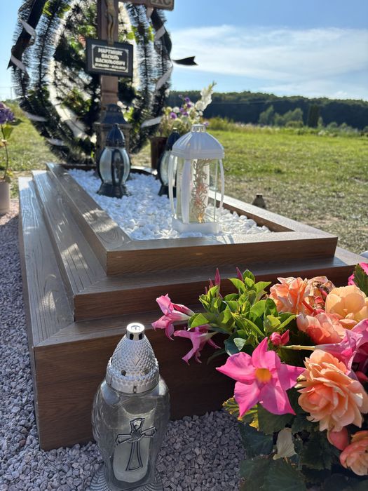 Благоустрій могил/прибирання/надмогильник/надгробок/гробівець/памятник