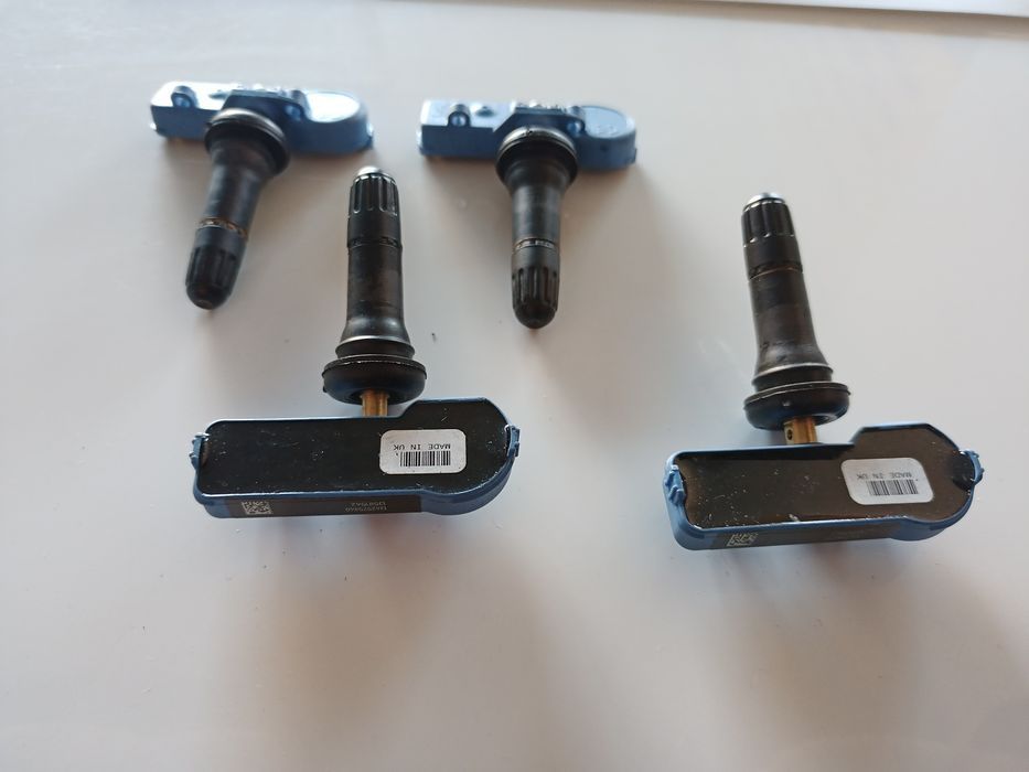 Czujnik ciśnienia TPMS Opel Adam Corsa 135.81562 GM NOWY ZAWÓR