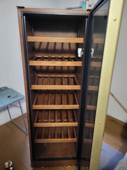 NORCAVE witryna chłodnicza na wino